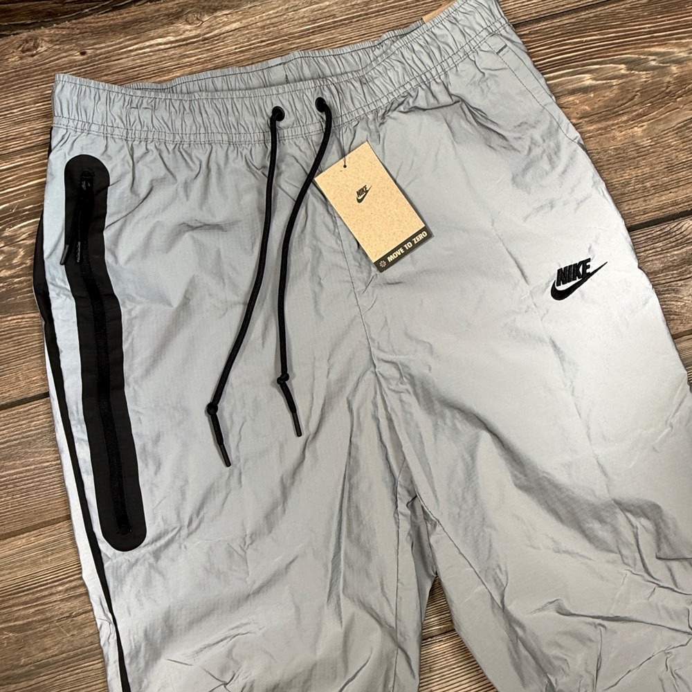 Nike Mens Size Medium Tech Pack Woven Pants Silver Reflective FZ7587-035 New